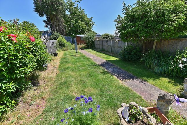 3 bed property, in Parkes Road, £440,000