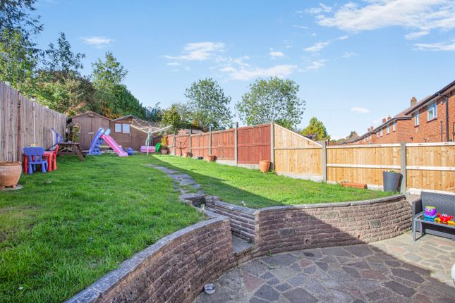 3 bed property, in Goldcrest Way, £395,000