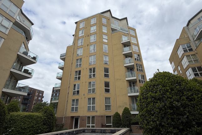 2 bed property, in Flat 672 Pavillion House, £400,000