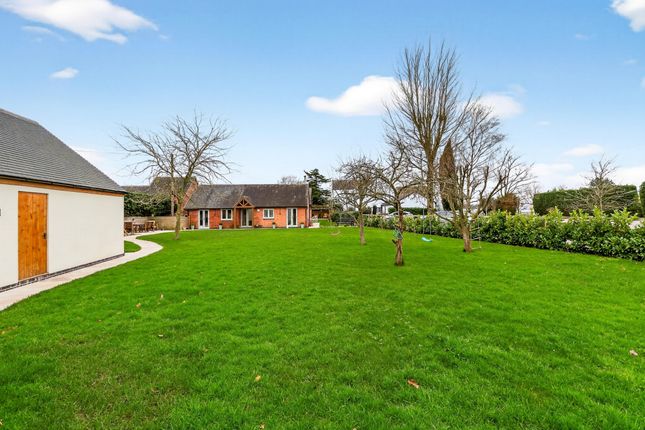 3 bed property, in Unnamed Road, £700,000