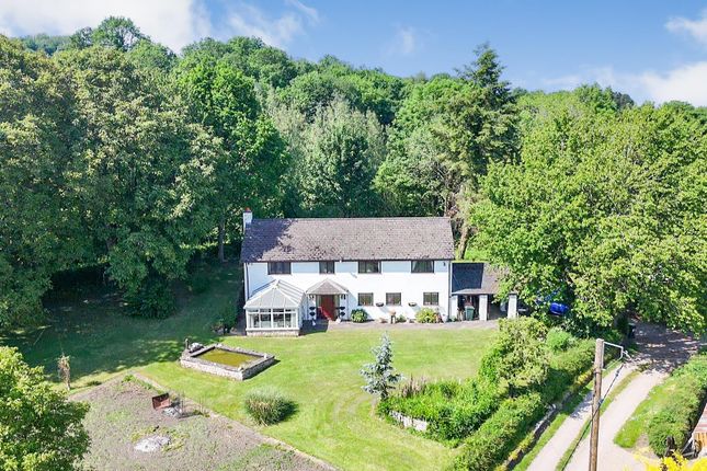3 bed property, in Pant, £475,000