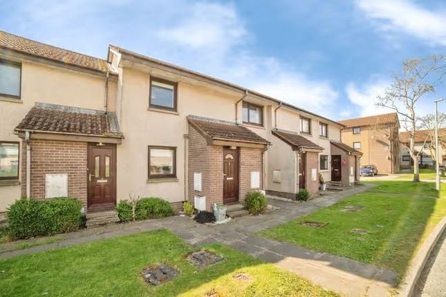 2 bed property, in 41 Fairview Crescent, £89,000