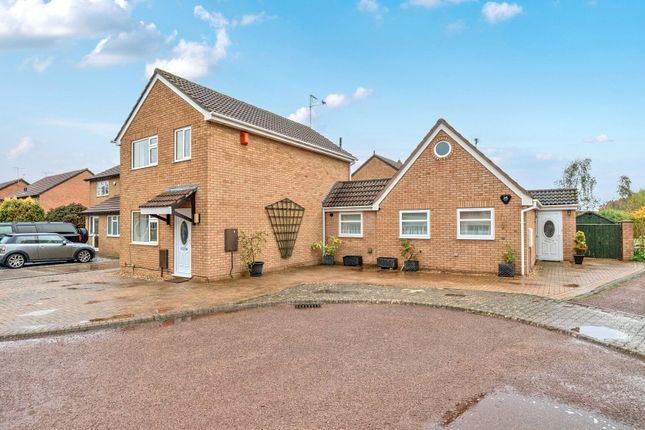 4 bed property, in Aysgarth Avenue, £500,000