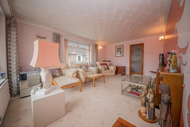 3 bed property, in Hartley Close, £450,000