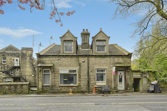 3 bed property, in Rochdale Road, £250,000