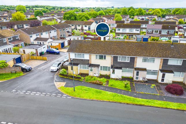 2 bed property, in Prescott, £150,000