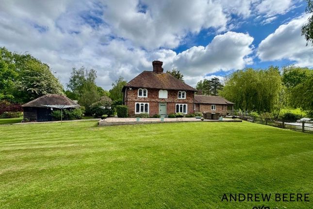4 bed property, in Westwell Leacon, £1,200,000