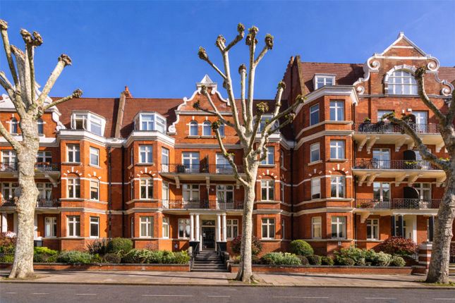 3 bed property, in Lauderdale Mansions, £895,000