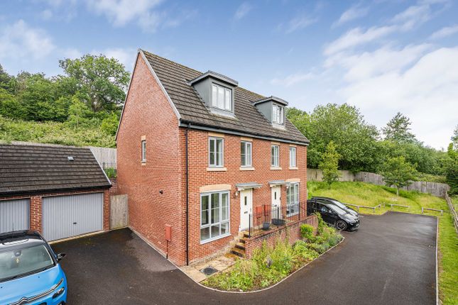 3 bed property, in Bowbridge Wharf, £415,000