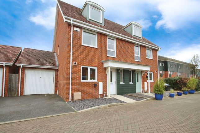 3 bed property, in Wraysbury Drive, £625,000
