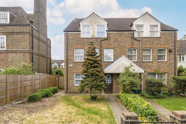 4 bed property, in Hillcrest Road, £1,150,000