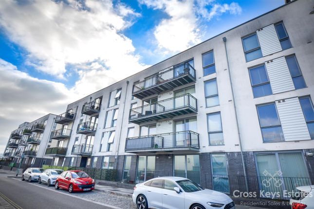2 bed property, in George Place, £160,000