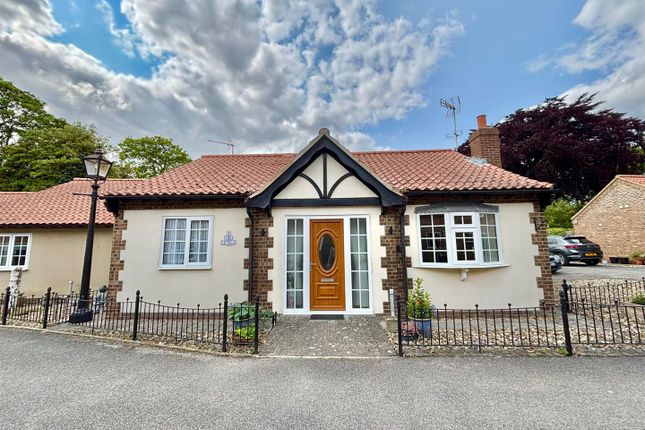 2 bed property, in The Levels, £265,000