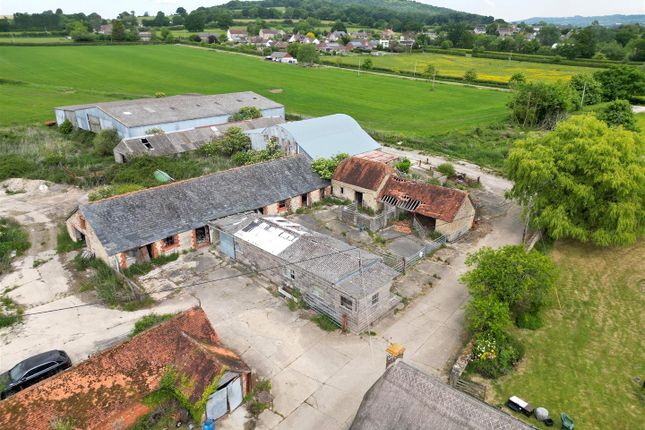 Studio, in Stour Row, £825,000