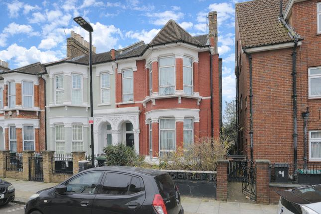 4 bed property, in Vincent Road, £800,000