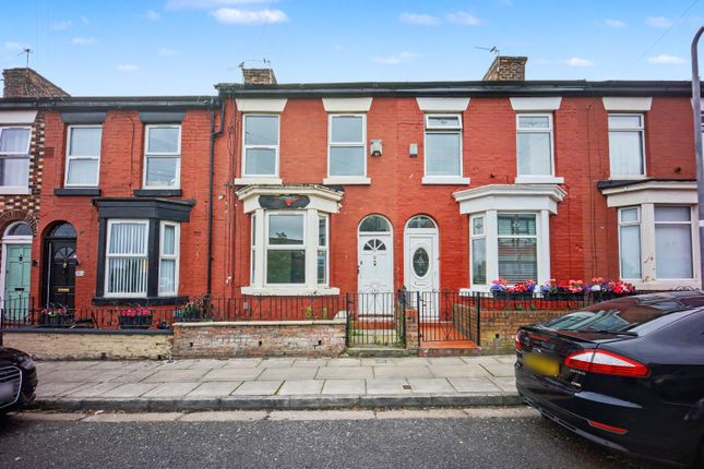 2 bed property, in Montague Road, £45,000