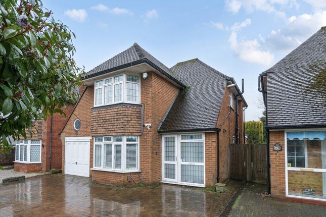 3 bed property, in Long Lane, £850,000