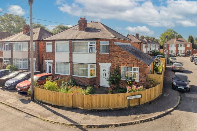 3 bed property, in Roehampton Drive, £290,000