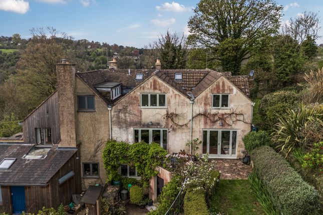 4 bed property, in Quarhouse, £850,000