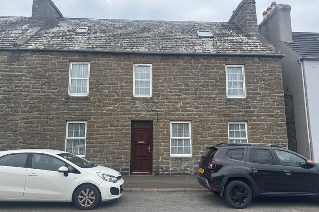 4 bed property, in Grey's Place, £90,000