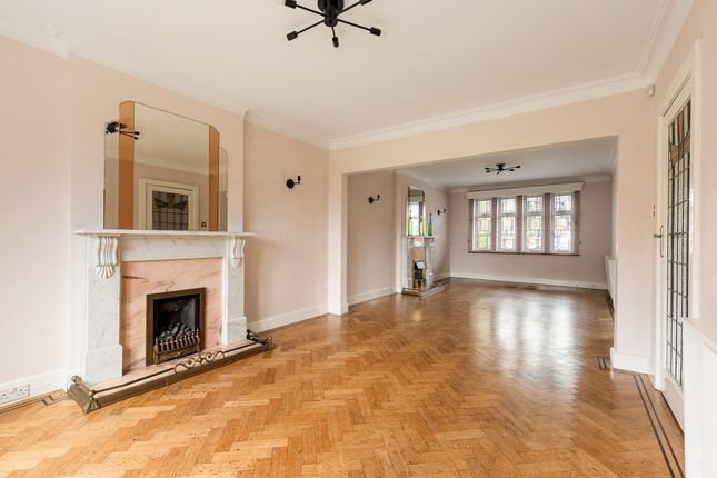 4 bed property, in Cavendish Drive, £1,100,000