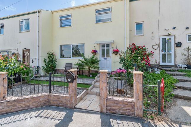 3 bed property, in Pockeridge Road, £245,000
