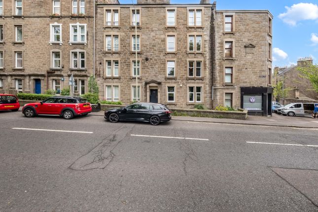 2 bed property, in Pitkerro Road, £100,000
