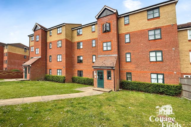 2 bed property, in Eden Close, £230,000