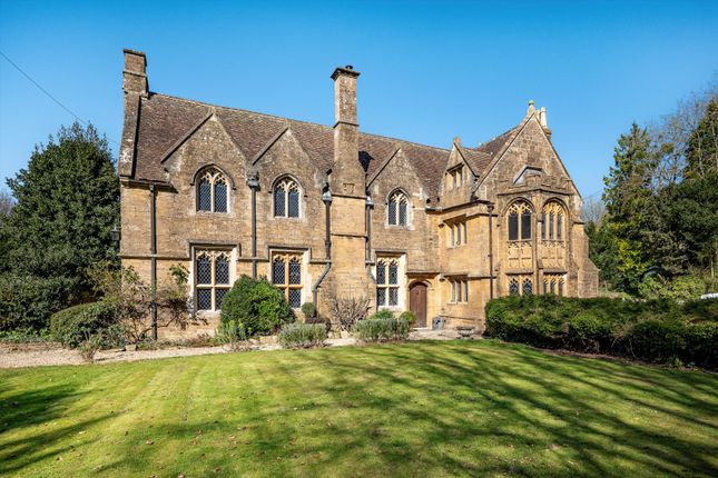 4 bed property, in Silver Street, £895,000