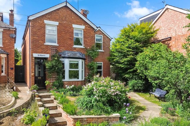 3 bed property, in Ryeworth Road, £735,000