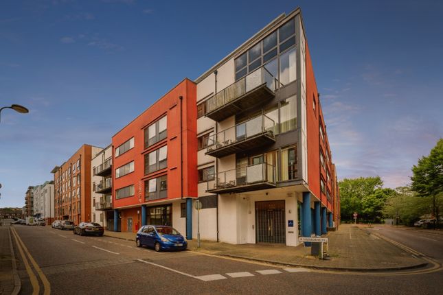 2 bed property, in 50 Sherborne Street, £190,000