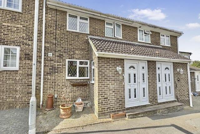 3 bed property, in Thornbera Gardens, £385,000