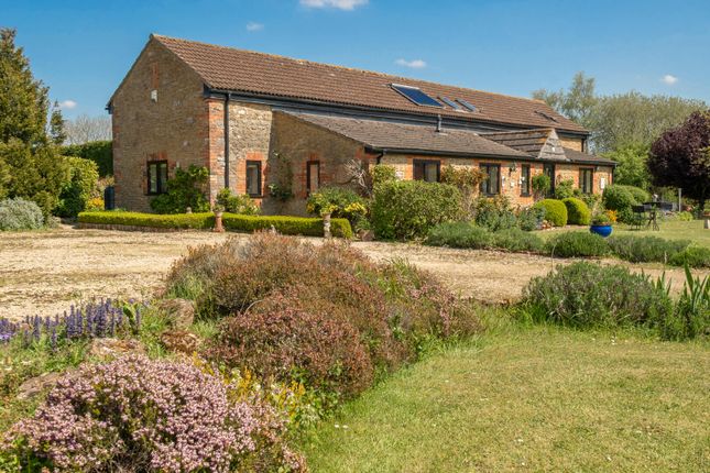 5 bed property, in Hawk Street, £979,950