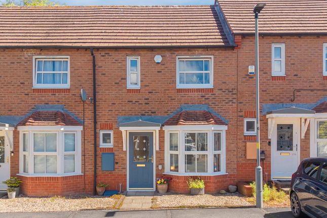 2 bed property, in Wheatmoor Road, £260,000