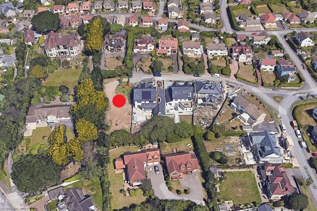Studio, in Cambridge Close, £595,000