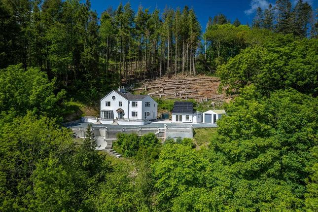 3 bed property, in Coed Bach, £575,000