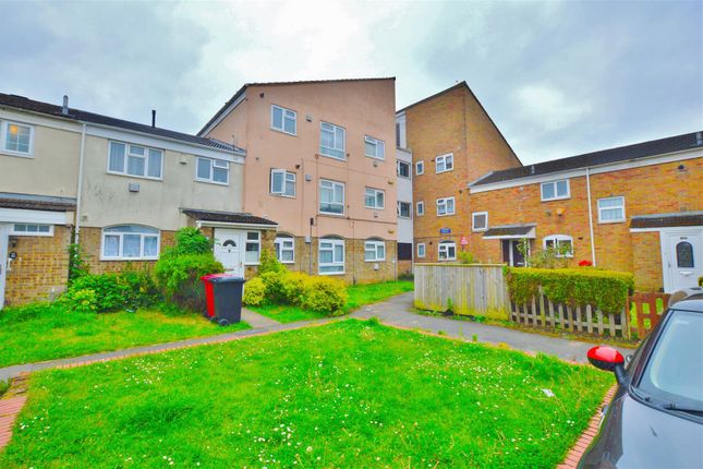 1 bed property, in Pennine Road, £175,000