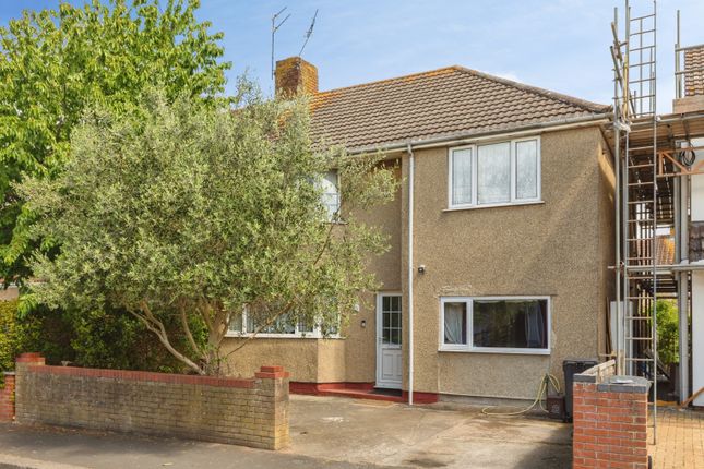 5 bed property, in Dryleaze Road, £500,000