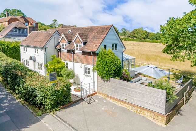 5 bed property, in Battle Road, £900,000