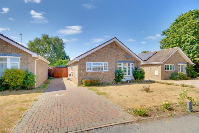 3 bed property, in Russett Avenue, £350,000
