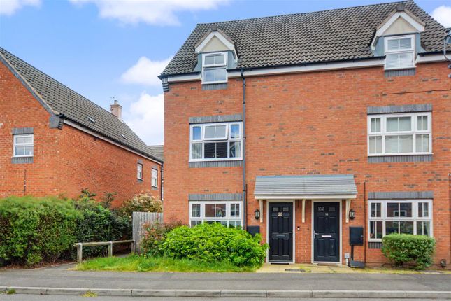 2 bed property, in Gough Grove, £195,000