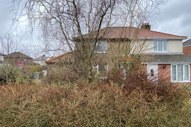 3 bed property, in Cromwell Road, £325,000