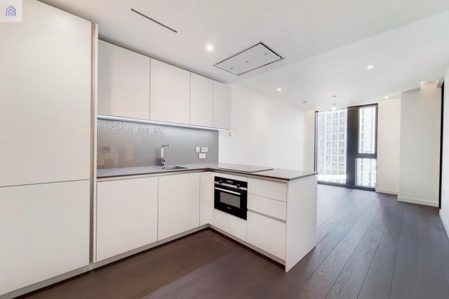 1 bed property, in Broadway, £650,000