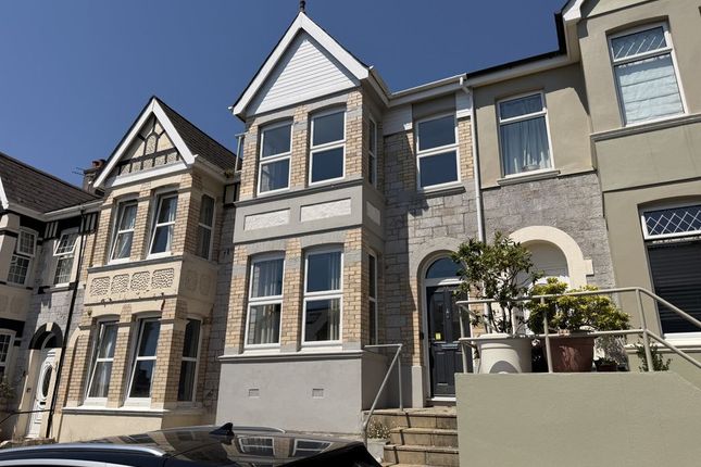 3 bed property, in Torr View Avenue, £290,000