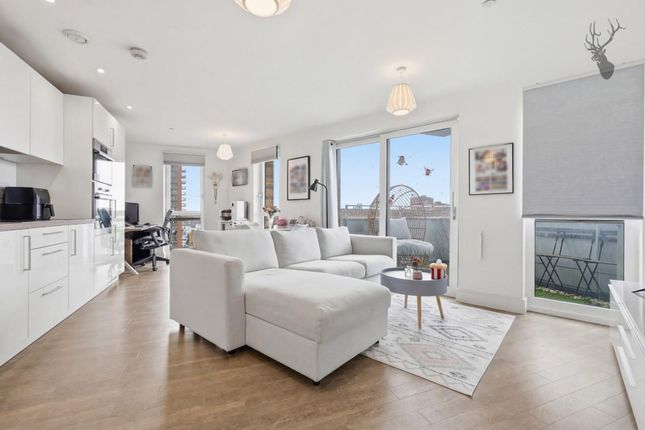 2 bed property, in St Andrews Development, £450,000