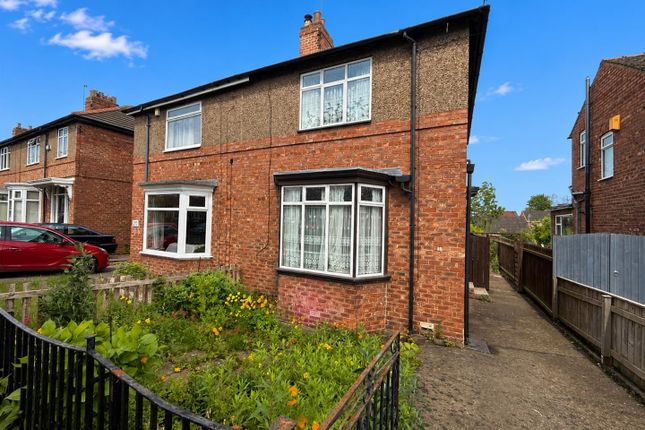 2 bed property, in Brinkburn Avenue, £125,000