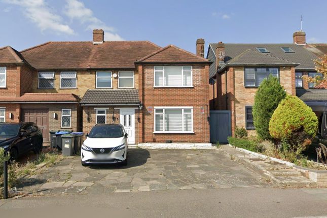 3 bed property, in Belgrave Gardens, £775,000