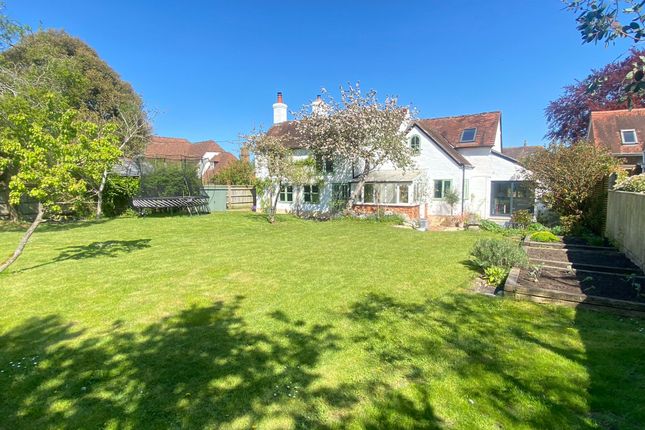 4 bed property, in North Green, £900,000