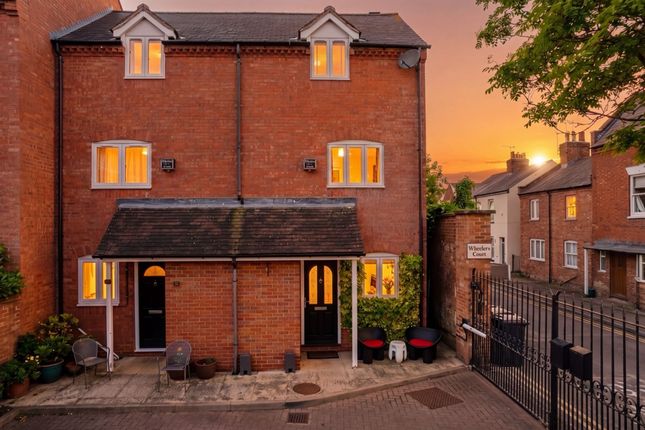 4 bed property, in Scholars Lane, £525,000