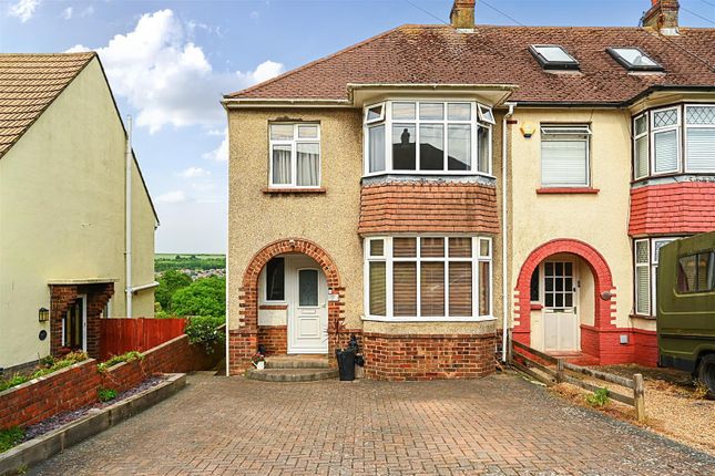3 bed property, in Fairway Crescent, £420,000